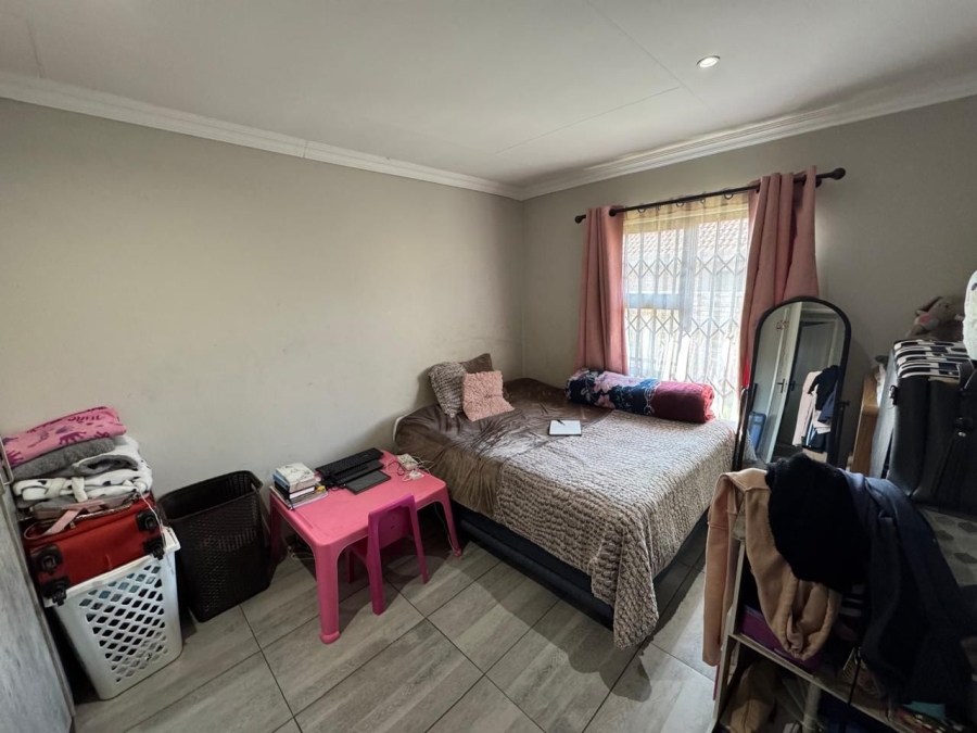 To Let 3 Bedroom Property for Rent in Sunair Park Gauteng