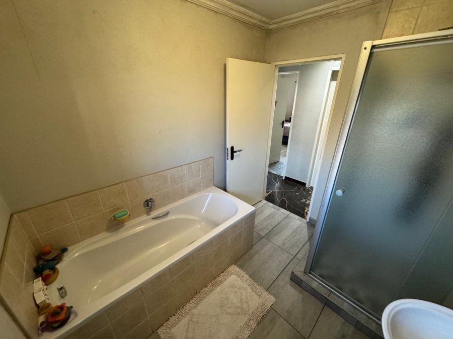To Let 3 Bedroom Property for Rent in Sunair Park Gauteng