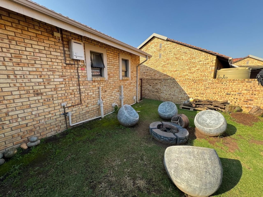 To Let 3 Bedroom Property for Rent in Sunair Park Gauteng