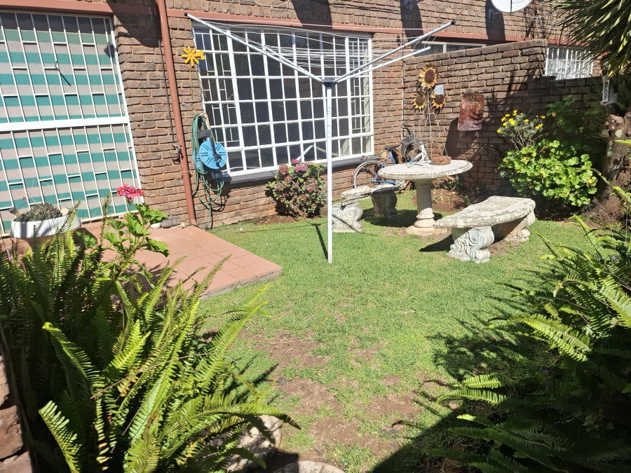 3 Bedroom Property for Sale in Westonaria Gauteng