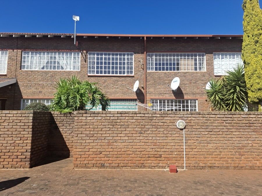 3 Bedroom Property for Sale in Westonaria Gauteng