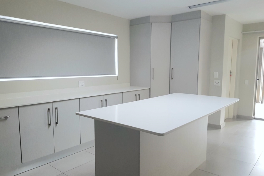 To Let 4 Bedroom Property for Rent in Fourways Gauteng