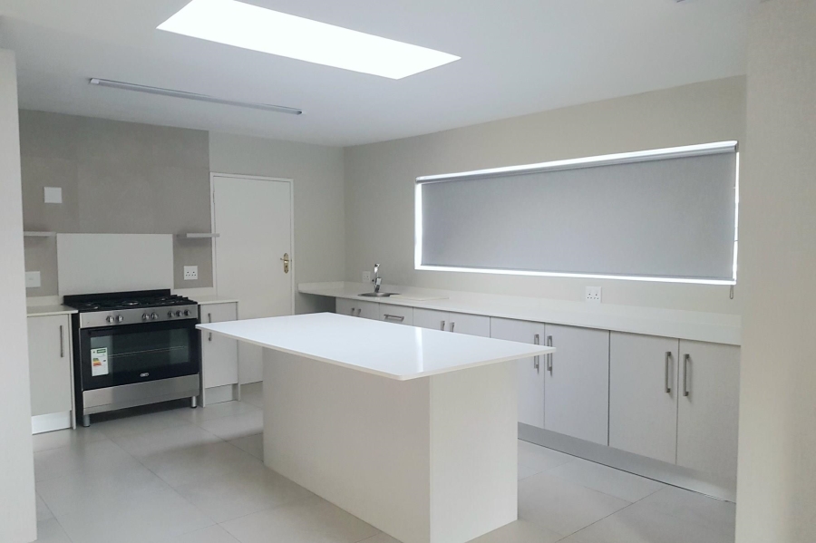 To Let 4 Bedroom Property for Rent in Fourways Gauteng