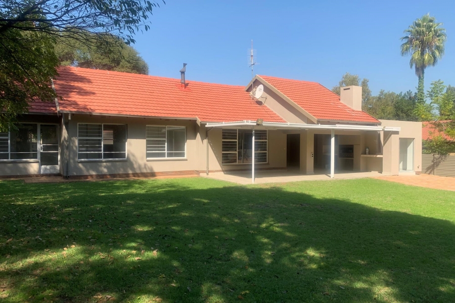 To Let 4 Bedroom Property for Rent in Fourways Gauteng