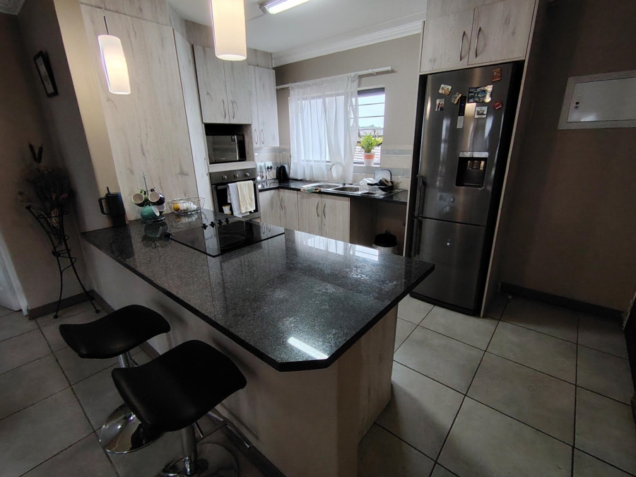 2 Bedroom Property for Sale in Amberfield Gauteng