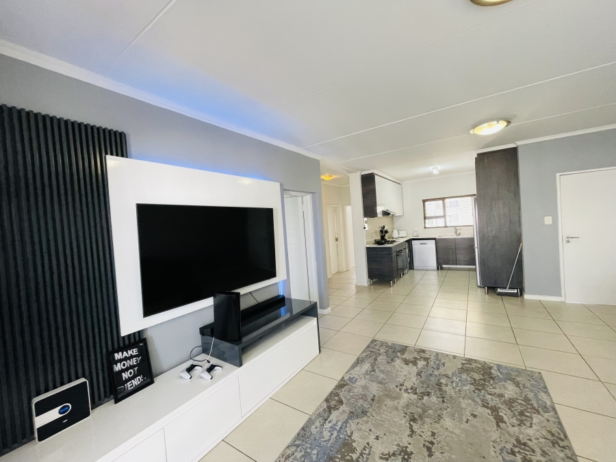 2 Bedroom Property for Sale in Petervale Gauteng