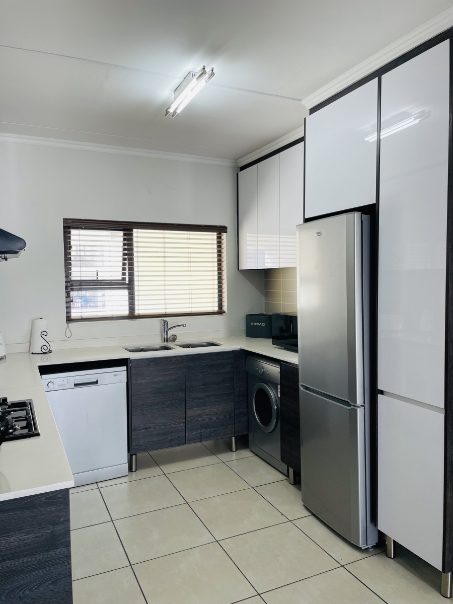 2 Bedroom Property for Sale in Petervale Gauteng