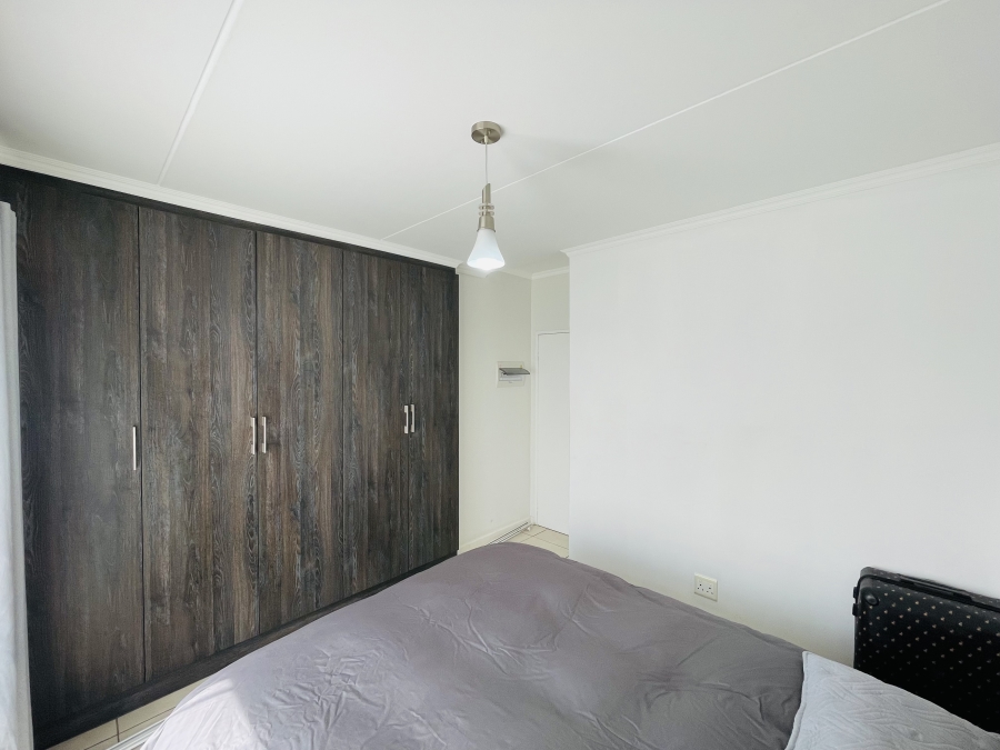 2 Bedroom Property for Sale in Petervale Gauteng