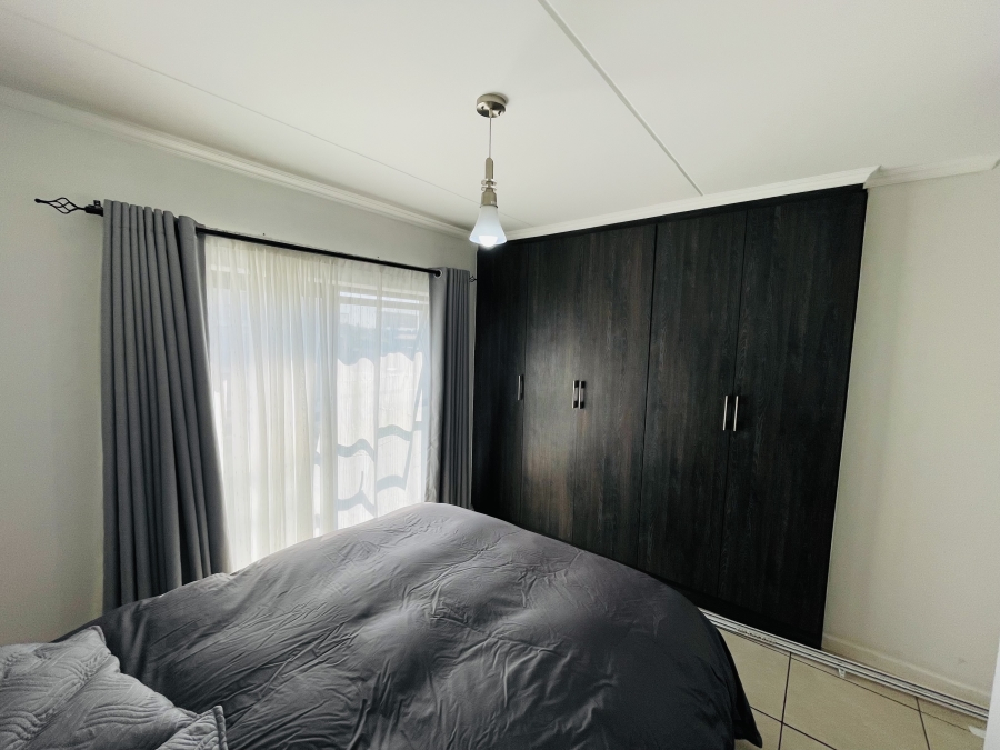 2 Bedroom Property for Sale in Petervale Gauteng
