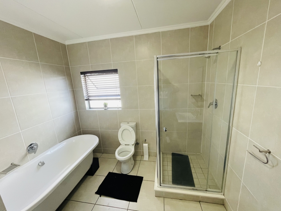 2 Bedroom Property for Sale in Petervale Gauteng