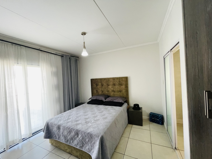 2 Bedroom Property for Sale in Petervale Gauteng