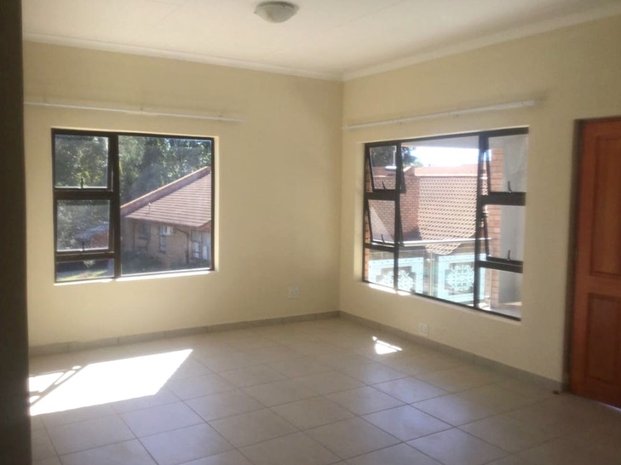 To Let 2 Bedroom Property for Rent in Woodmead Gauteng