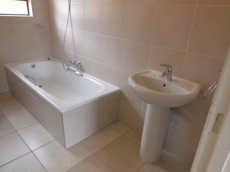 To Let 2 Bedroom Property for Rent in Woodmead Gauteng