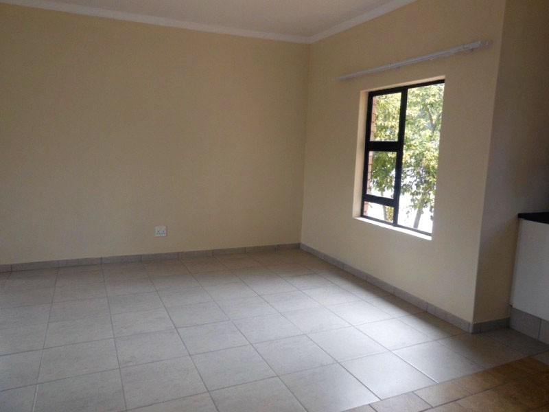 To Let 2 Bedroom Property for Rent in Woodmead Gauteng