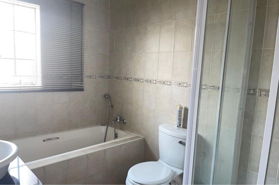 To Let 2 Bedroom Property for Rent in Erand Gardens Gauteng