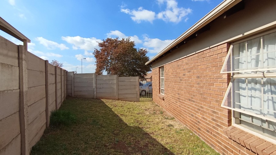 2 Bedroom Property for Sale in Thatch Hill Estate Gauteng