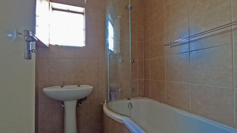 2 Bedroom Property for Sale in Thatch Hill Estate Gauteng