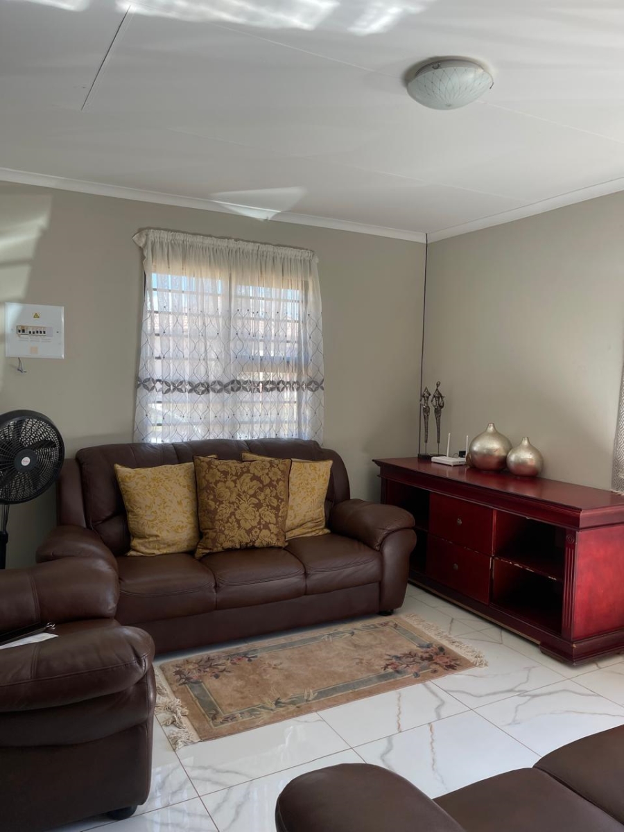 3 Bedroom Property for Sale in Windmill Park Gauteng