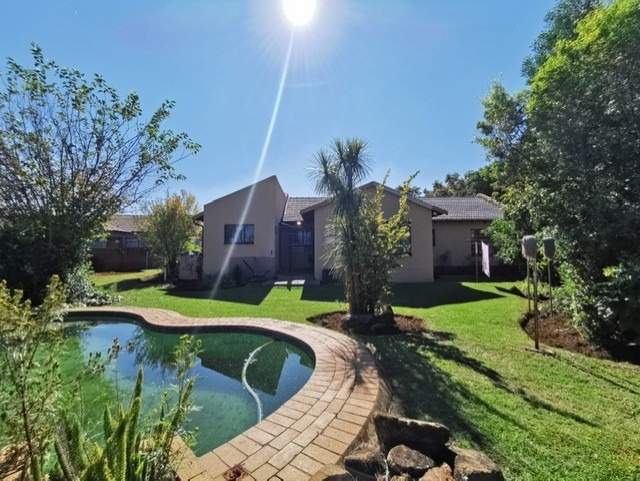 3 Bedroom Property for Sale in Brackendowns Gauteng