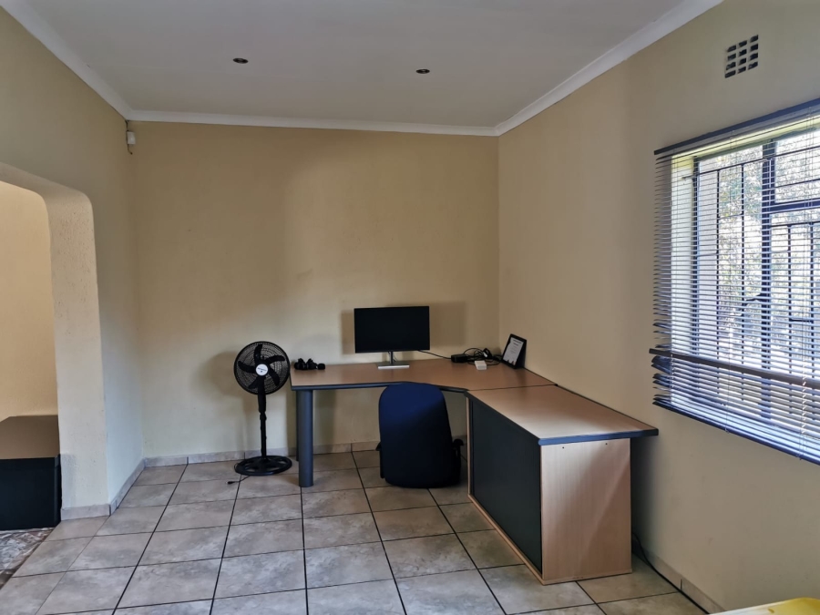 3 Bedroom Property for Sale in Brackendowns Gauteng