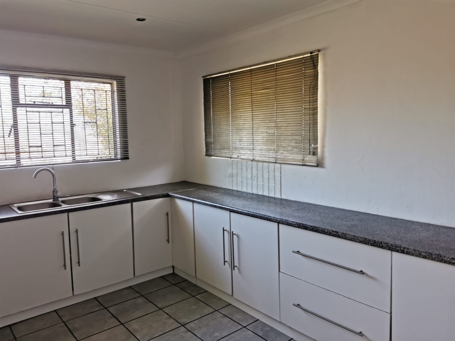 3 Bedroom Property for Sale in Brackendowns Gauteng