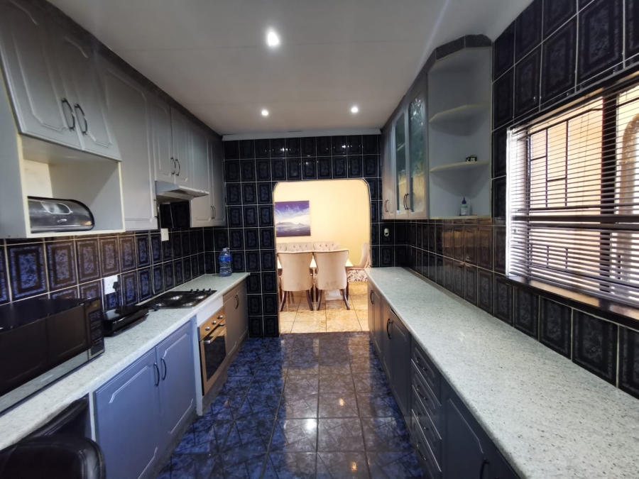 3 Bedroom Property for Sale in Brackendowns Gauteng