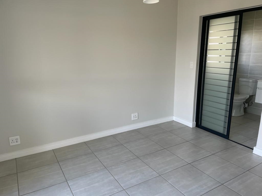 1 Bedroom Property for Sale in Waterfall Gauteng
