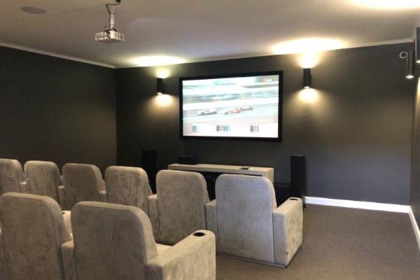 1 Bedroom Property for Sale in Waterfall Gauteng