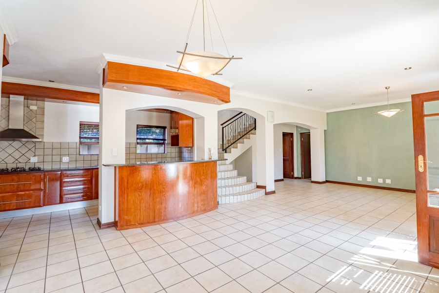 5 Bedroom Property for Sale in Willow Acres Gauteng