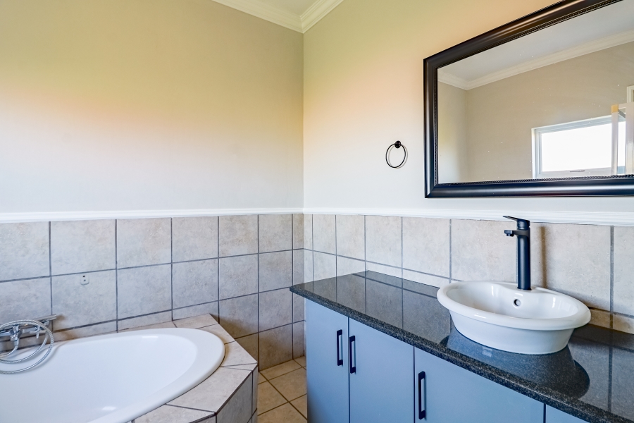 5 Bedroom Property for Sale in Willow Acres Gauteng