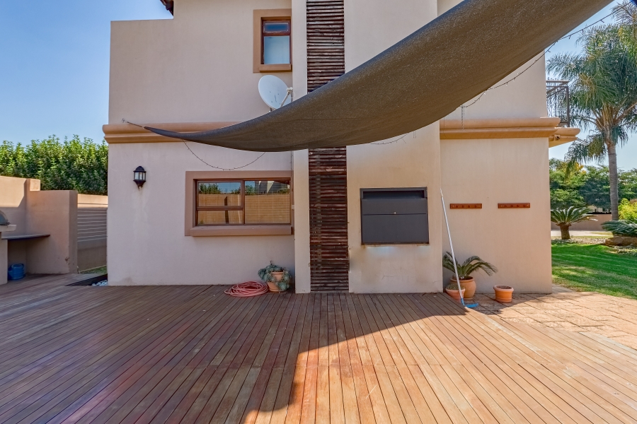 5 Bedroom Property for Sale in Willow Acres Gauteng