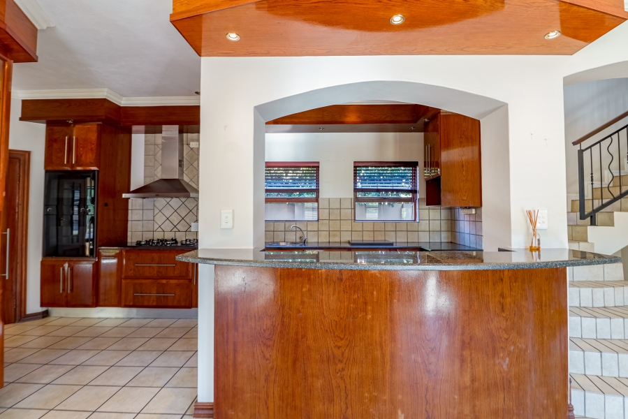 5 Bedroom Property for Sale in Willow Acres Gauteng