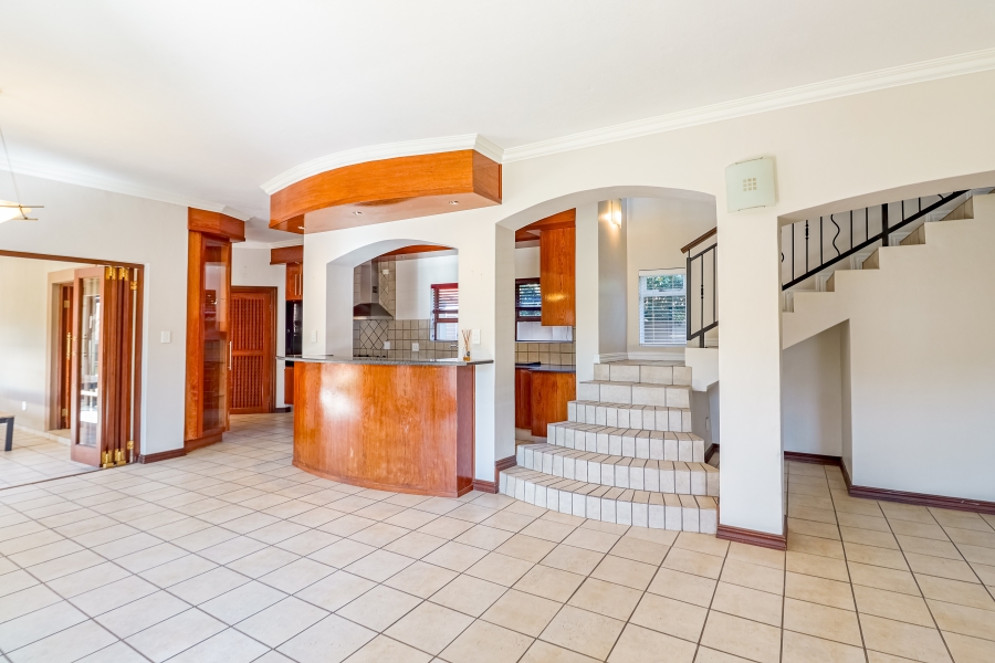 5 Bedroom Property for Sale in Willow Acres Gauteng
