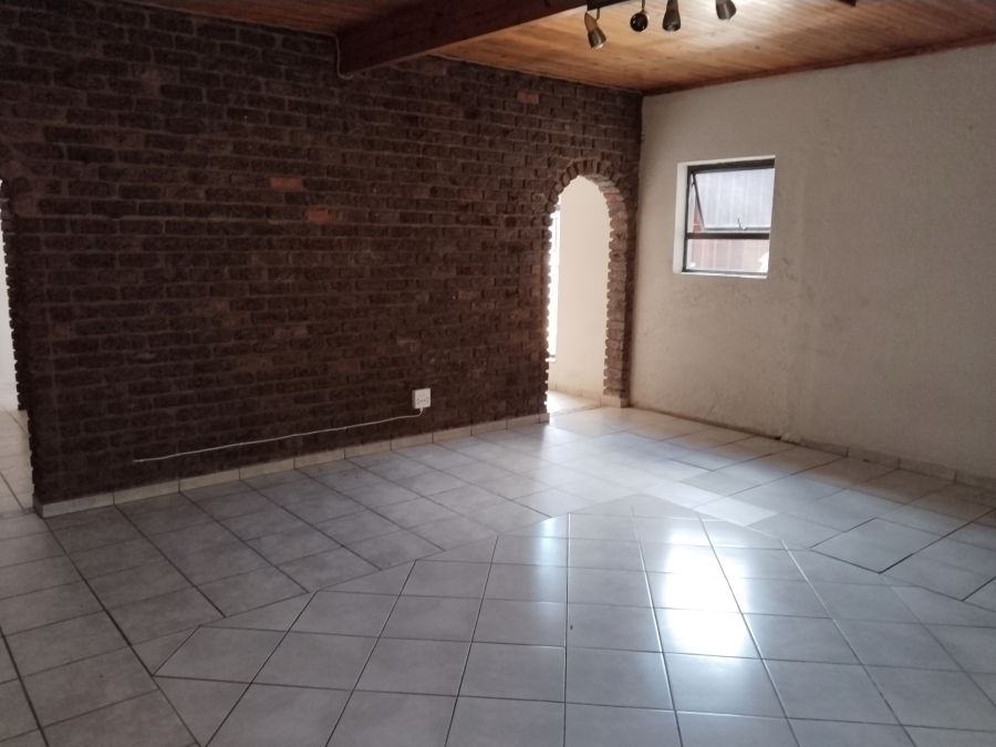 3 Bedroom Property for Sale in Dorandia Gauteng