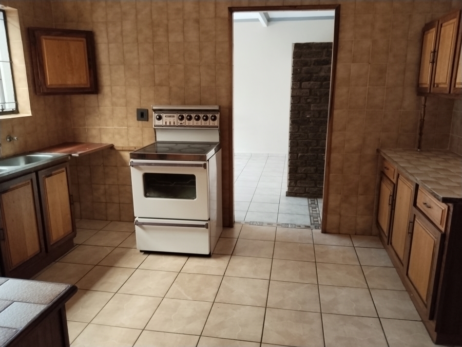 3 Bedroom Property for Sale in Dorandia Gauteng