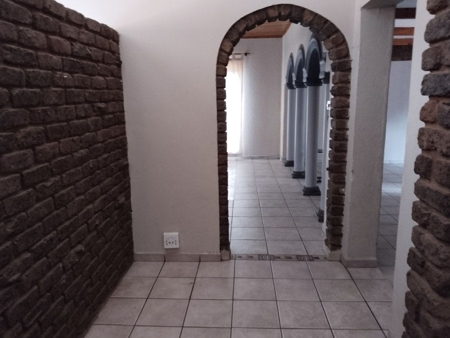 3 Bedroom Property for Sale in Dorandia Gauteng
