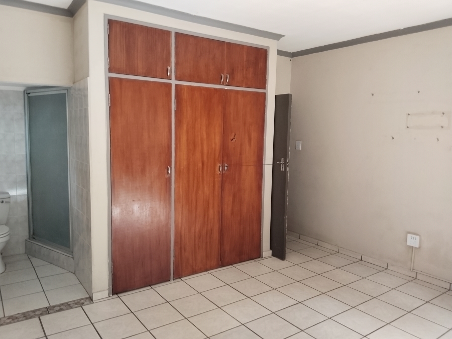 3 Bedroom Property for Sale in Dorandia Gauteng