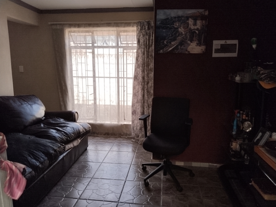 3 Bedroom Property for Sale in Dorandia Gauteng