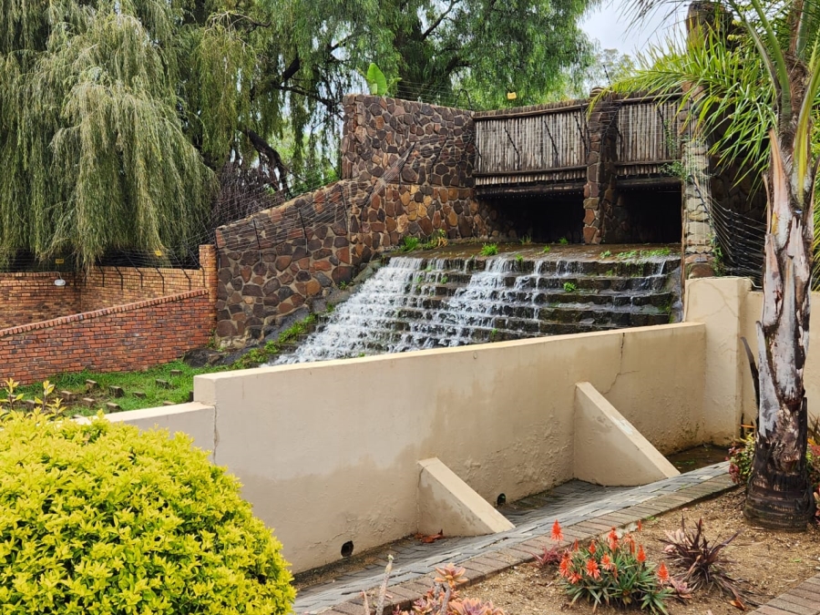 2 Bedroom Property for Sale in Glen Marais Gauteng