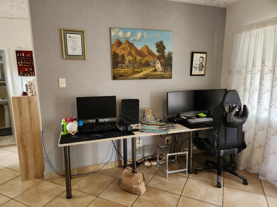 2 Bedroom Property for Sale in Glen Marais Gauteng