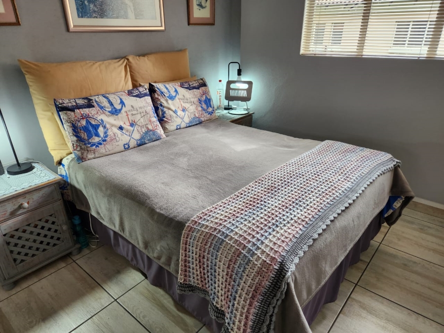 2 Bedroom Property for Sale in Glen Marais Gauteng