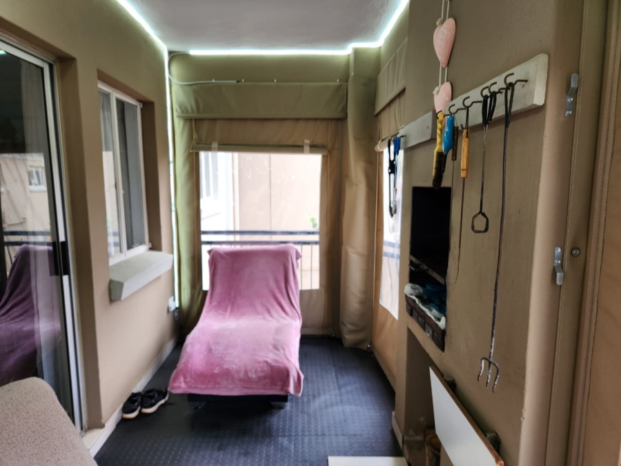 2 Bedroom Property for Sale in Glen Marais Gauteng