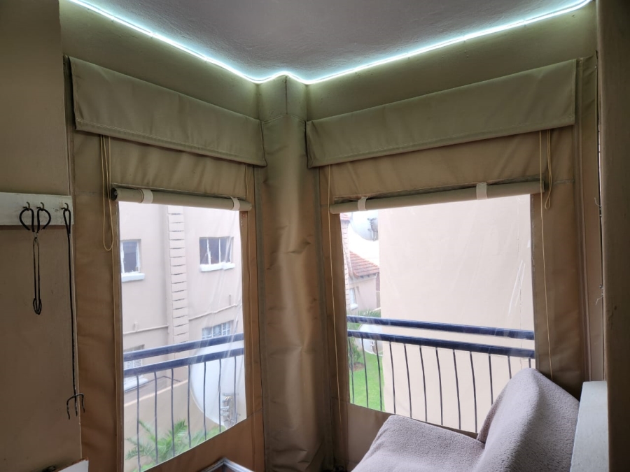 2 Bedroom Property for Sale in Glen Marais Gauteng