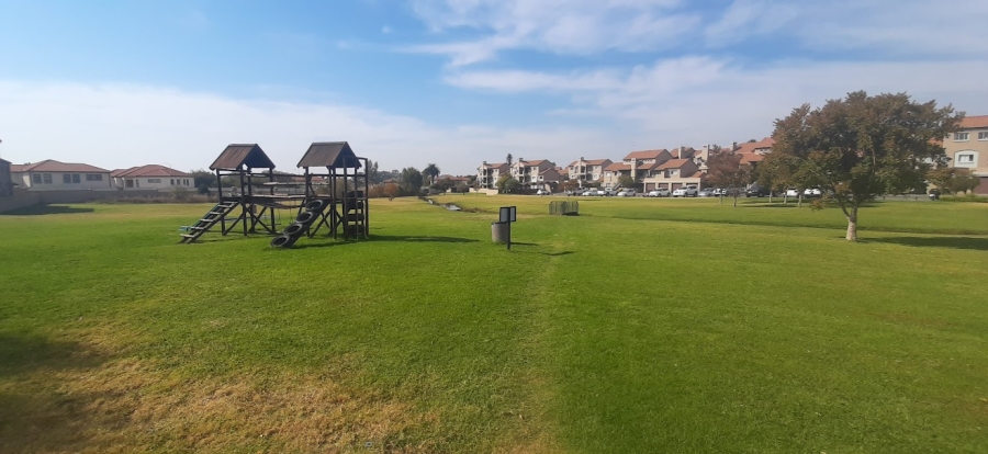 2 Bedroom Property for Sale in Glen Marais Gauteng