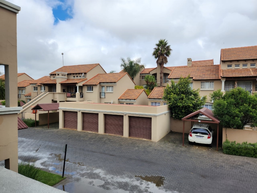 2 Bedroom Property for Sale in Glen Marais Gauteng