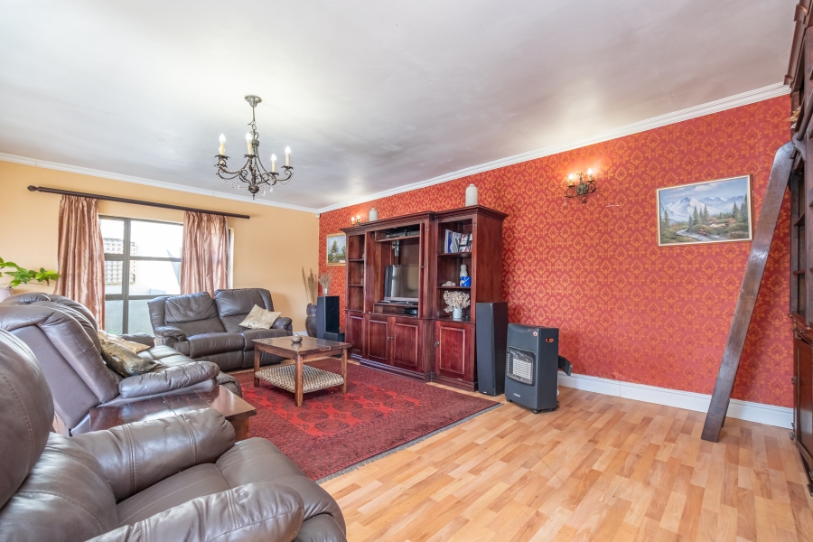 4 Bedroom Property for Sale in Norscot Gauteng