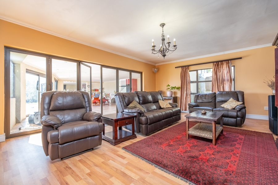 4 Bedroom Property for Sale in Norscot Gauteng