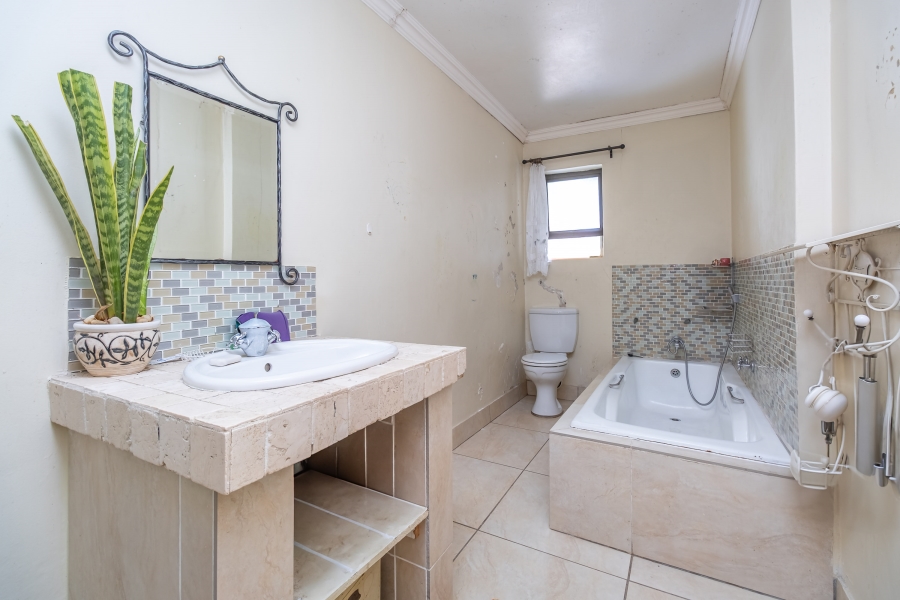 4 Bedroom Property for Sale in Norscot Gauteng