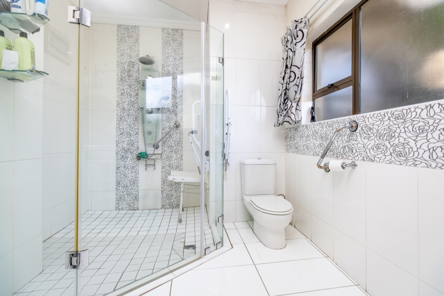 4 Bedroom Property for Sale in Norscot Gauteng