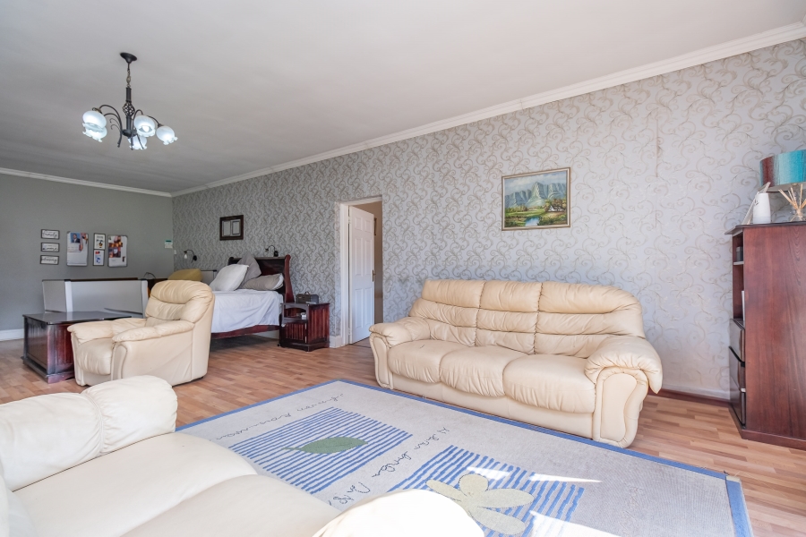 4 Bedroom Property for Sale in Norscot Gauteng